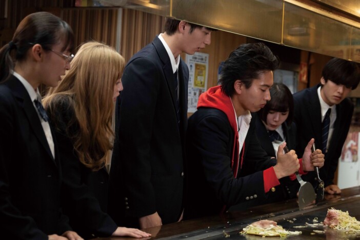 波乱が起きそうな広島の修学旅行の様子　野村康太主演映画『6人ぼっち』場面写真公開