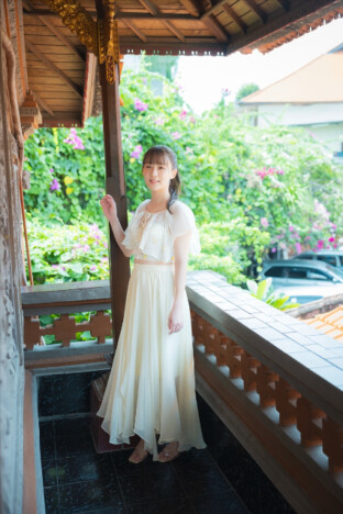 SKE48鎌田菜月、待望の1st写真集『やさしい日差し』発売　リゾートホテルやヴィラを貸し切って撮影